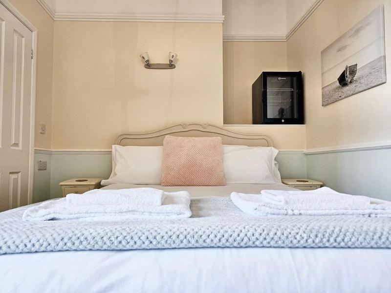 Bayliss Hall Guest house Weymouth