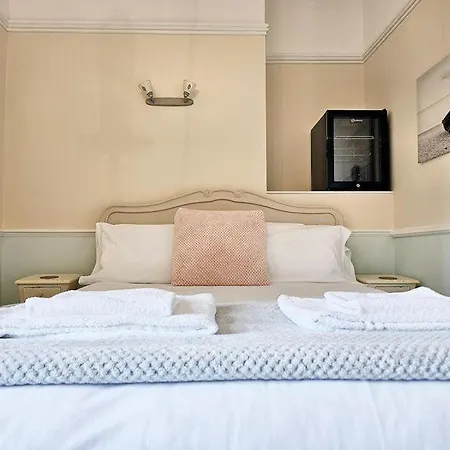 Bayliss Hall Guesthouse Weymouth Exterior photo