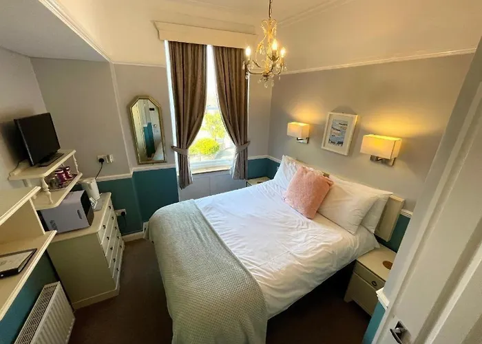 Bayliss Hall Guesthouse