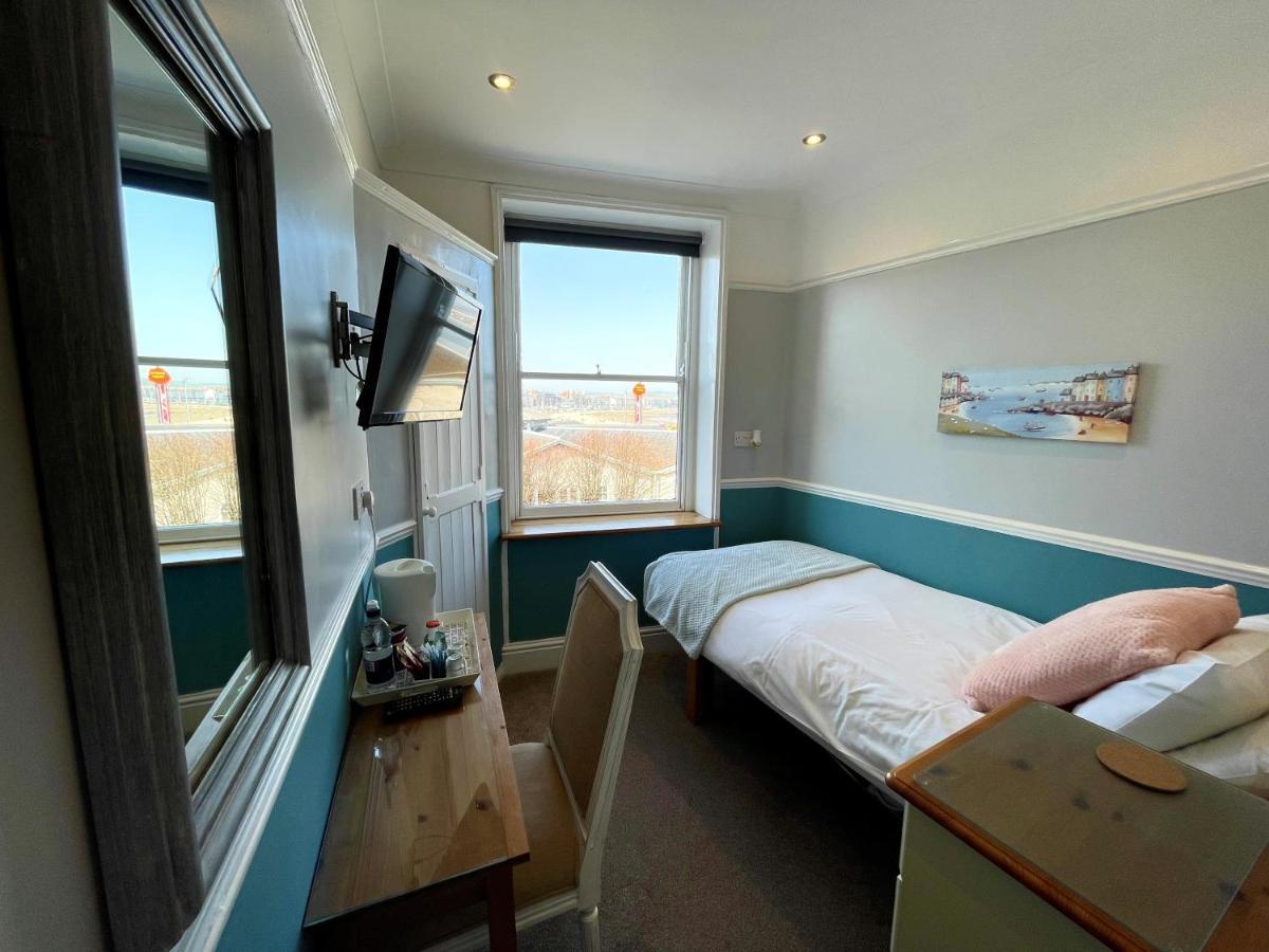 Bayliss Hall Guest house