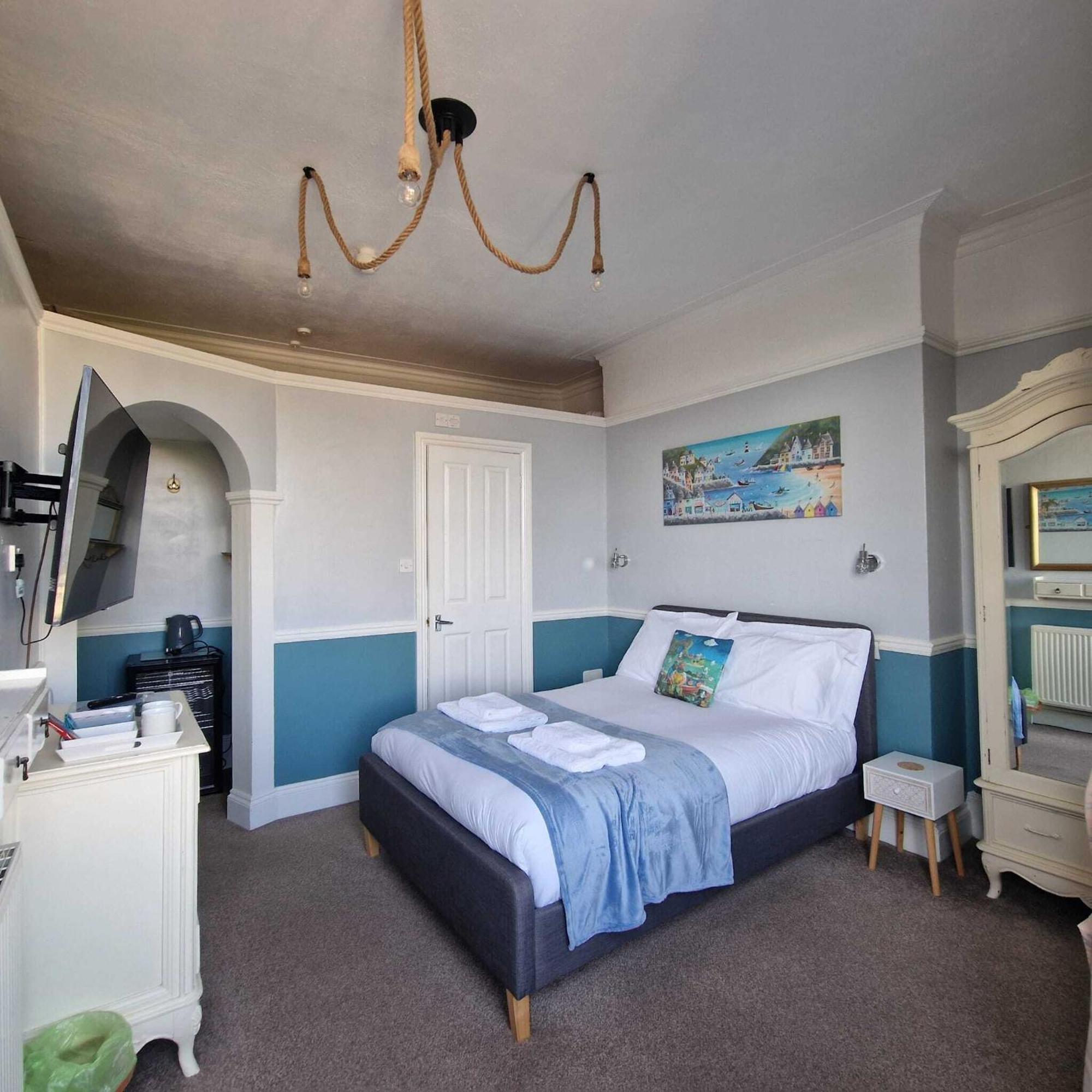 Bayliss Hall Guest house 3*