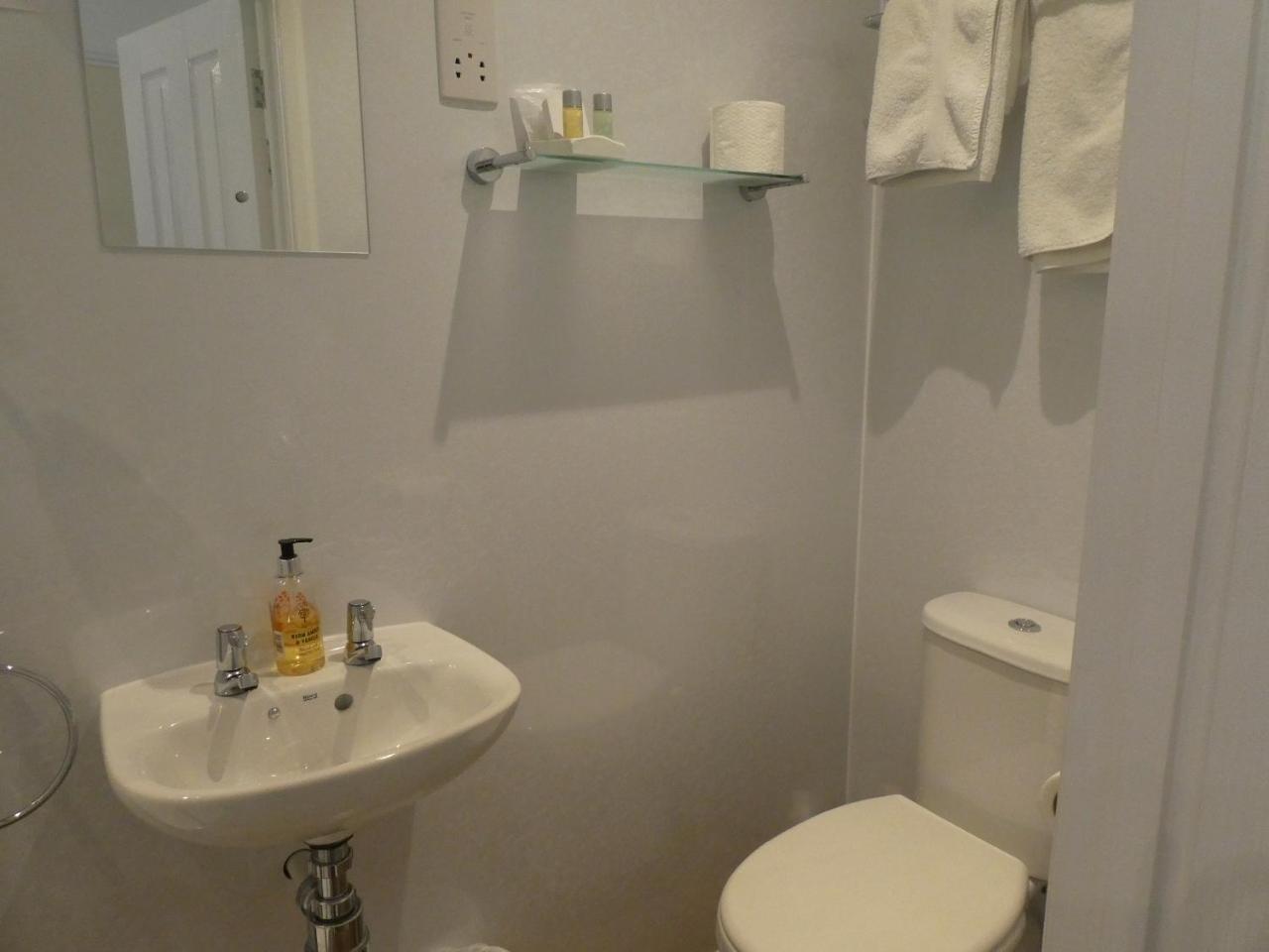 Bayliss Hall 3*